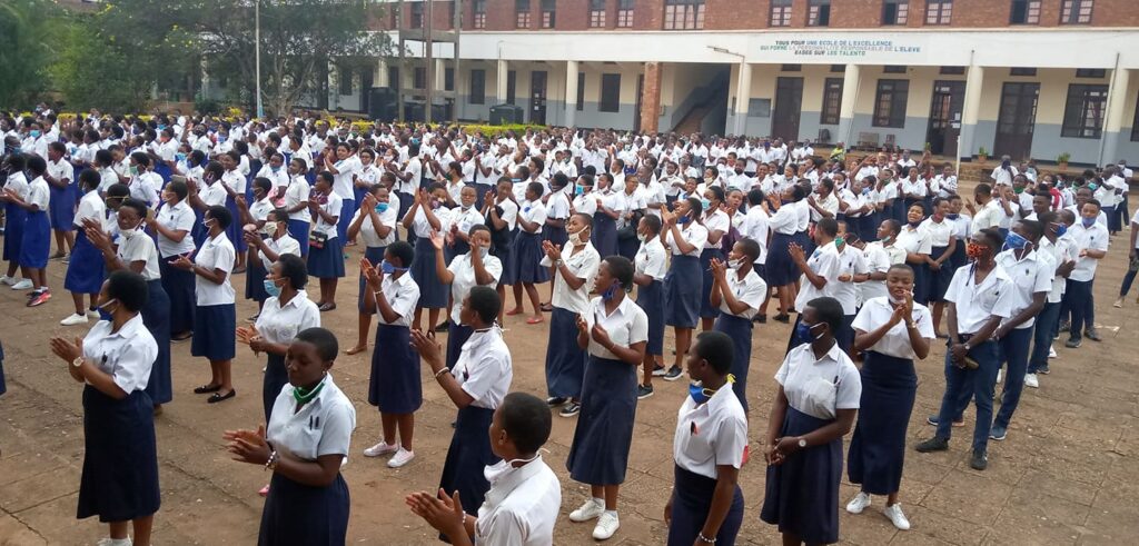 C’est dans une petite localité rurale située à peu près 80 kilomètres, au nord-est de la capitale de Harare, au Zimbabwe appelée Murehwa que la jeune élève Virginia est tombé enceinte.