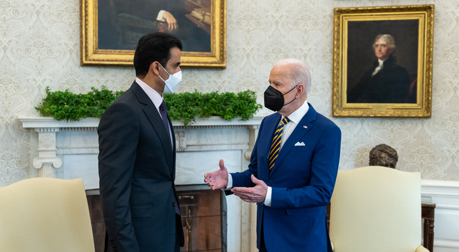 Le président Emir du Qatar, a été accueilli à la maison blanche, le 31 janvier. Dans son entretien avec le président Joe Biden, une variété de sujet sont abordés allant du gaz à l’Afghanistan aux relations commerciales. Il faut remarquer que l’Emirat a su tissé des relations essentielles avec les Etats-Unis.