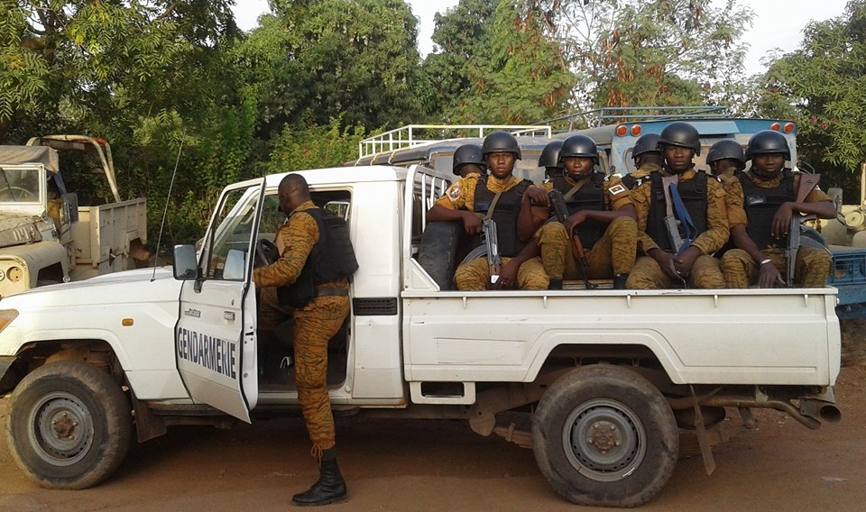 Au total, 13 gendarmes ont été abattus dimanche 13 mars, dans une embuscade à proximité de la ville de Taparko au nord du Burkina Faso.