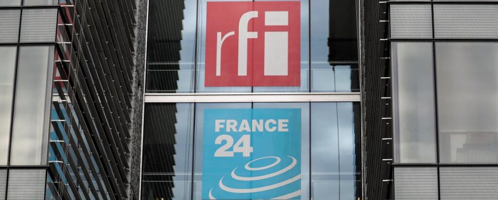 La junte militaire malienne a prononcé la suspension de France 24 et RFI, membre du même groupe français, France Médias Monde, sur son territoire
