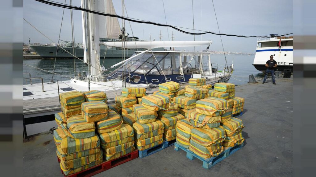 La police capverdienne a déclaré mercredi soir avoir saisi avec la collaboration d’agent américain plus de 5 tonnes de cocaïne en mer au bord d’un bateau de pêche.